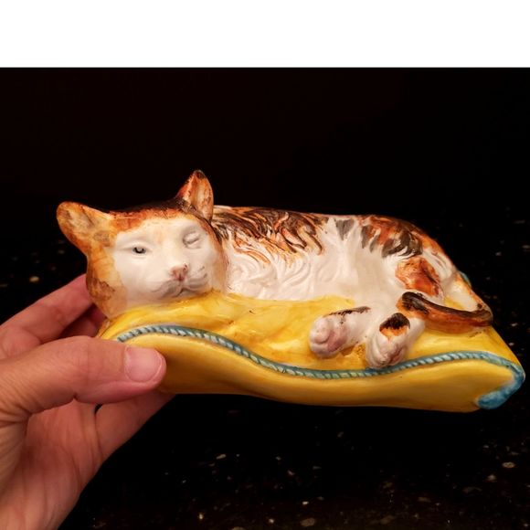 Calico Kitten Cat Sleeping on Pillow Italy Ceramic Vintage - Picture 2 of 13